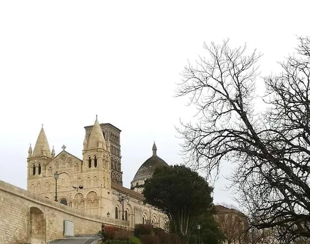 Le St Ausone : Centre Ville/parking * Angouleme